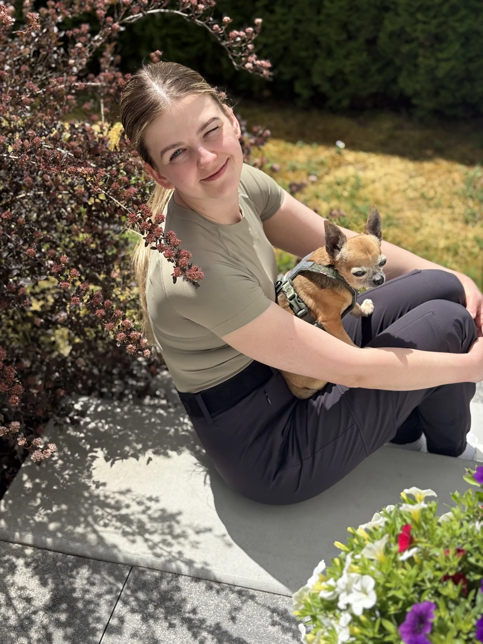 Joanna mit ihrem Hund Nala